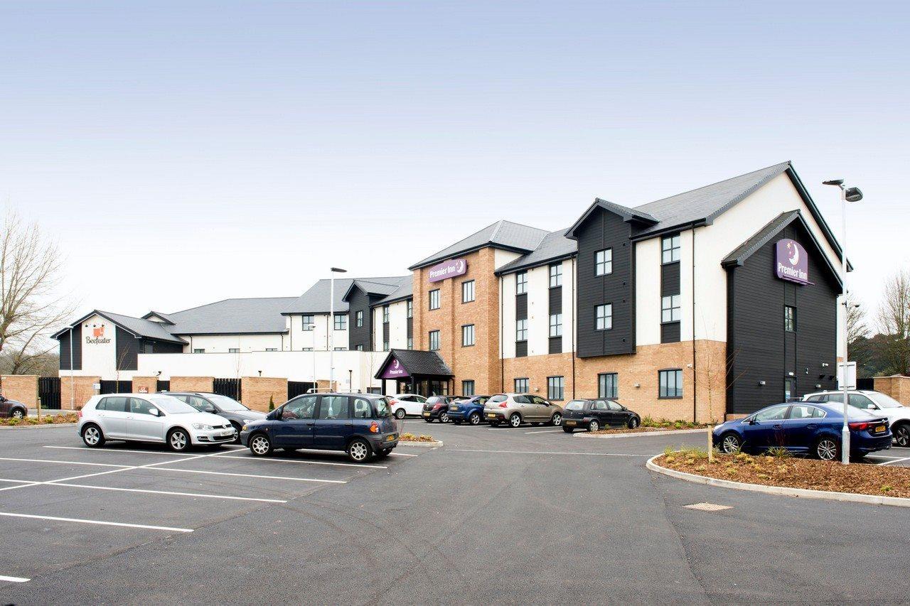 Premier Inn Вэр Экстерьер фото